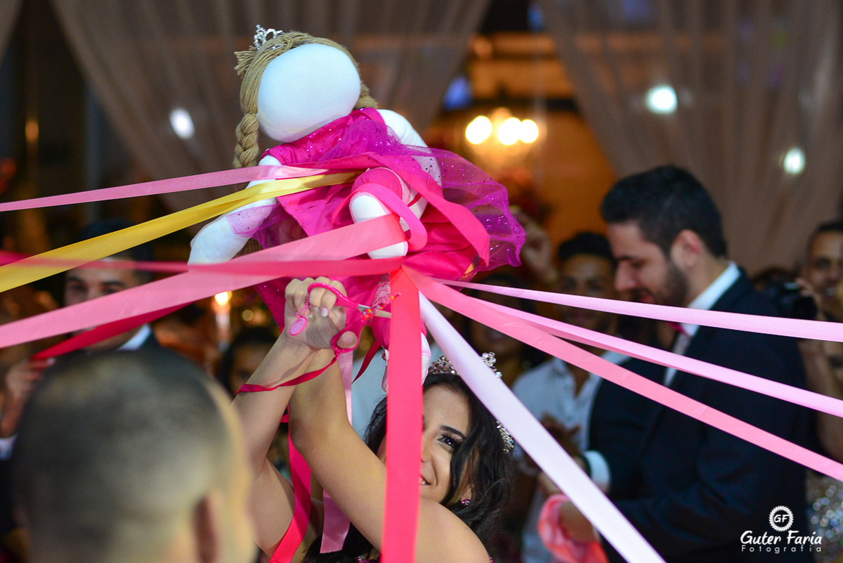 Boneca-de-fita, 15-anos