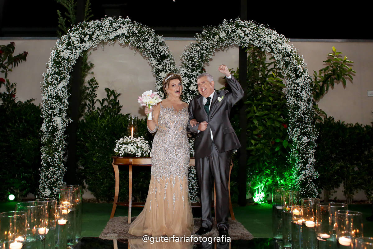 um evento muito luxuoso com uma decoração incrível, casamento de elite, casamento top, decoração luxuosa para casamento, fotografo para casamento luxuoso, fotografo para casamento em são paulo, fotografo para casamento na praia.