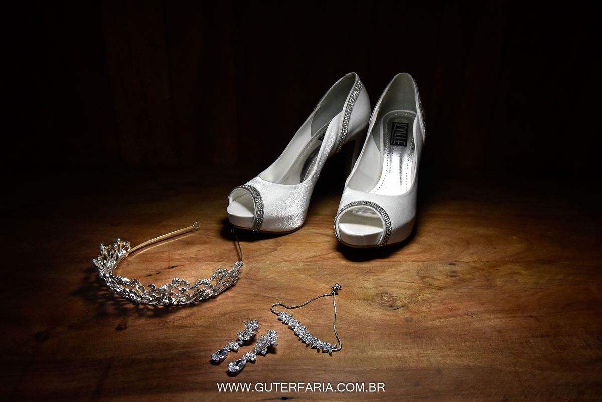 sapato de noiva, tiara de noiva, brinco de noiva, assessorios para noiva, noiva, noivado, casamento, fotografo, fotografia, foto e video, casamento 2019, casamento 2020, cerimonial, cerimonial em piracicaba