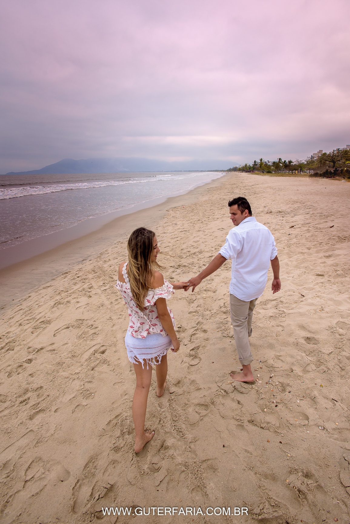ensaio na praia, noivos na praia, roupas para ensaio na praia