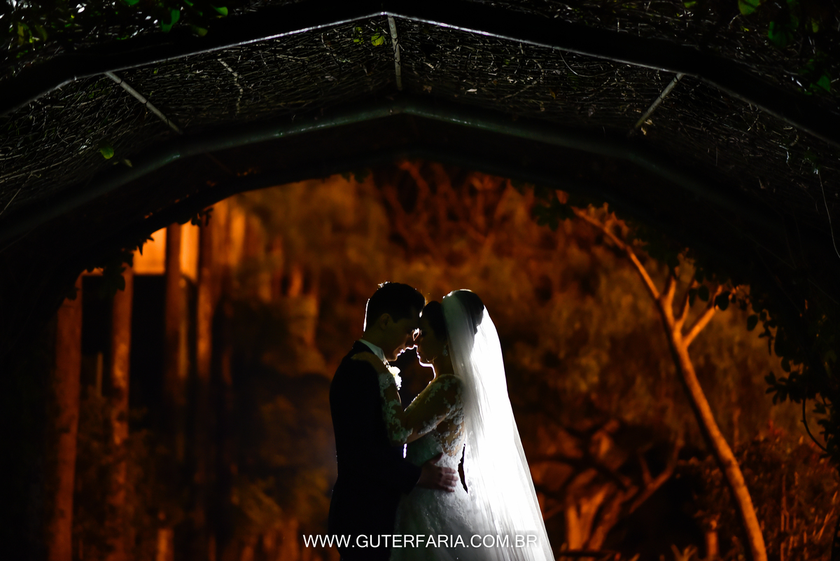 Casamento no Clube Atlético Valinhense, foto silhueta, foto diferente, foto criativa, foto linda