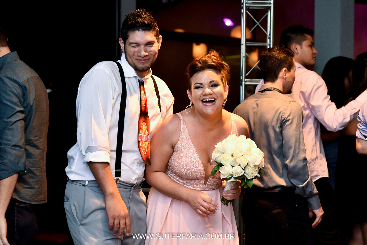 jogando buque, pegando buque, buque de noiva, vou casar, casamento 2019, casamento 2020