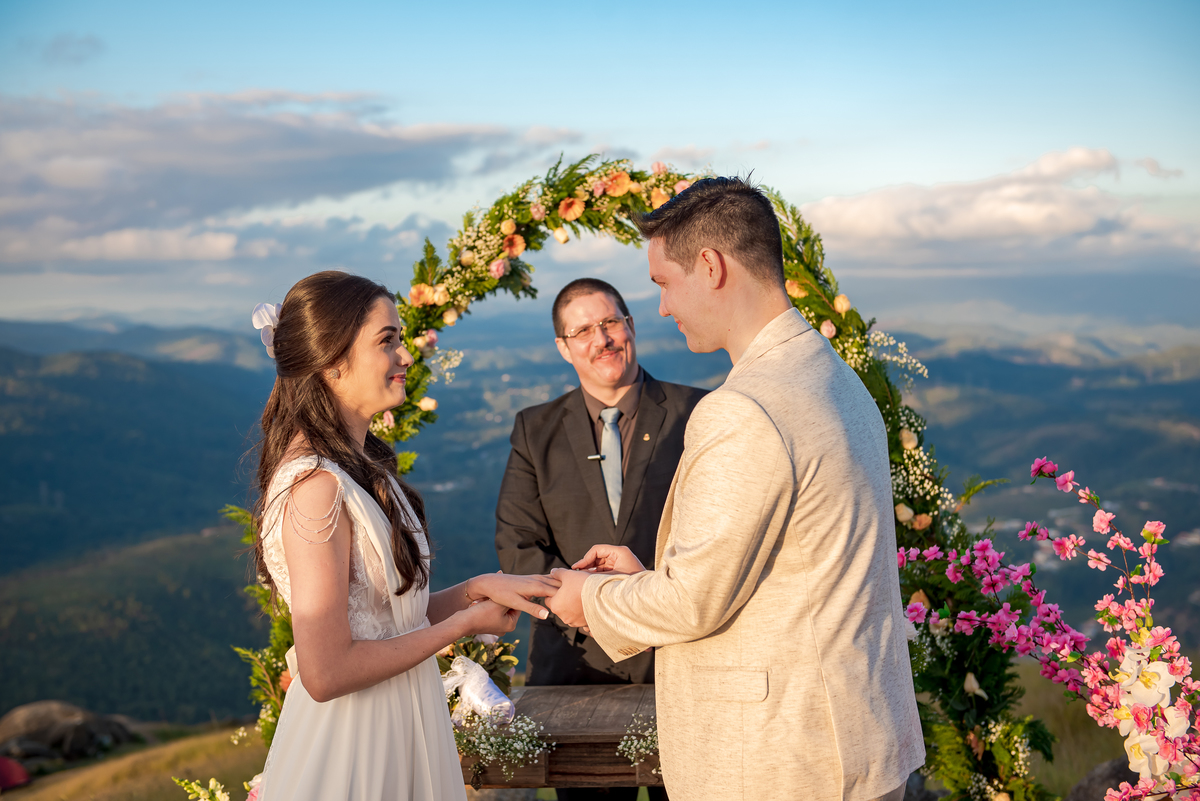 danilo sandes, mestre de cerimonias, cerimonial, assessoria cerimonial, celebrante, decoração de casamento, salão para noiva, noivei, vou casar, organizando casamento, decoração, casamento de dia, por do sol, guter