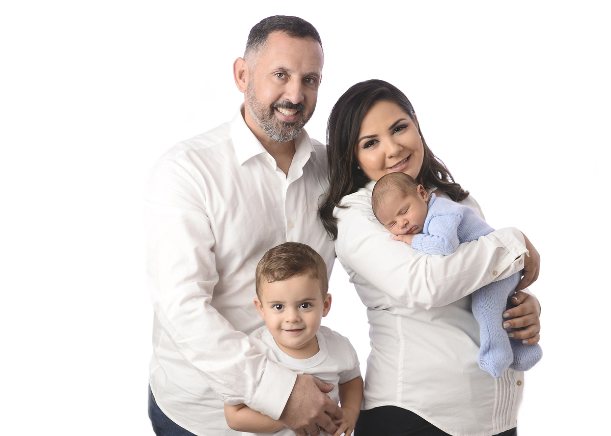 newborn com a familia