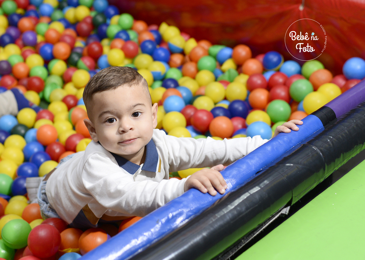 festa piscina de bolinhas