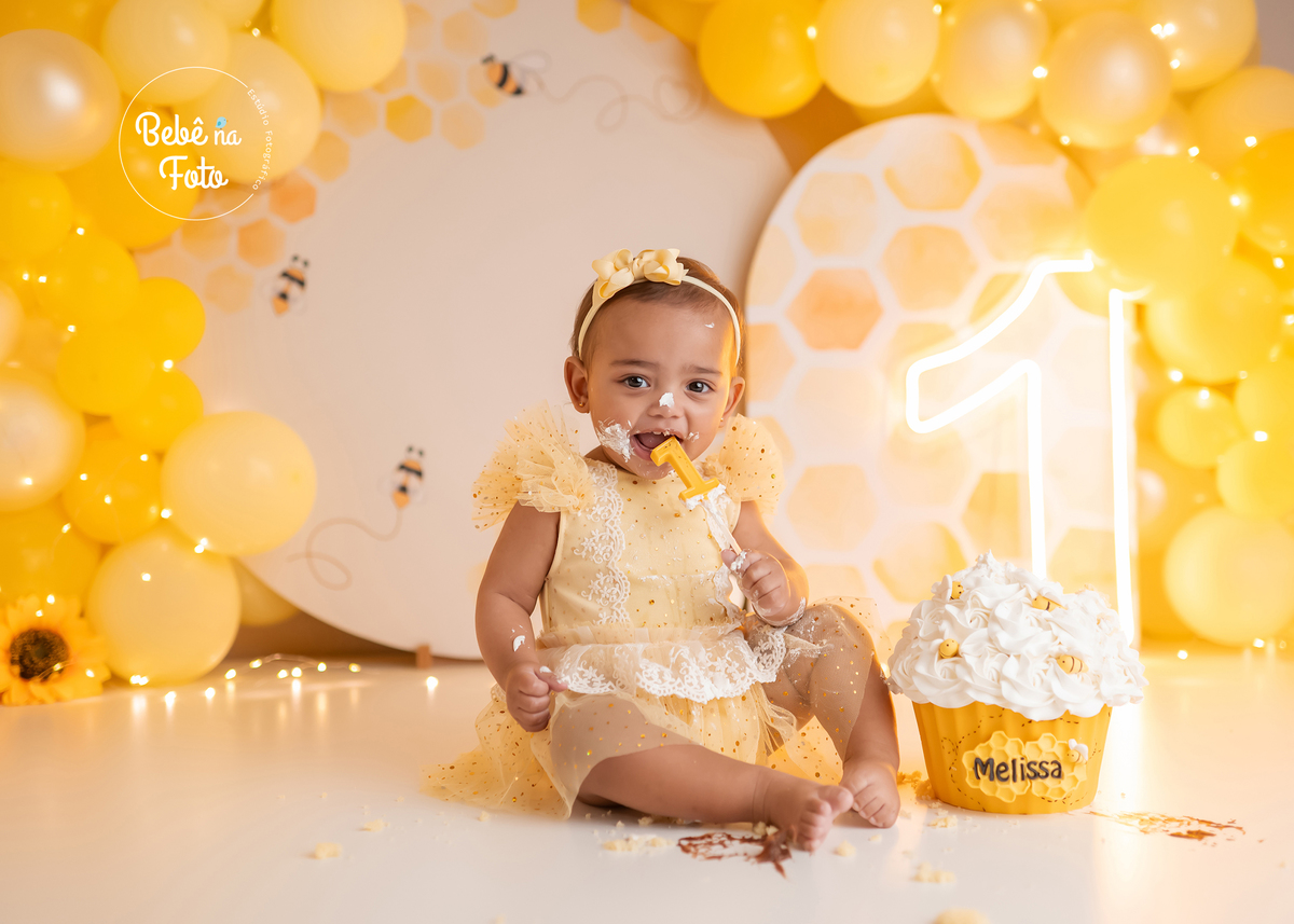 destruindo o  bolo cachoeirinha