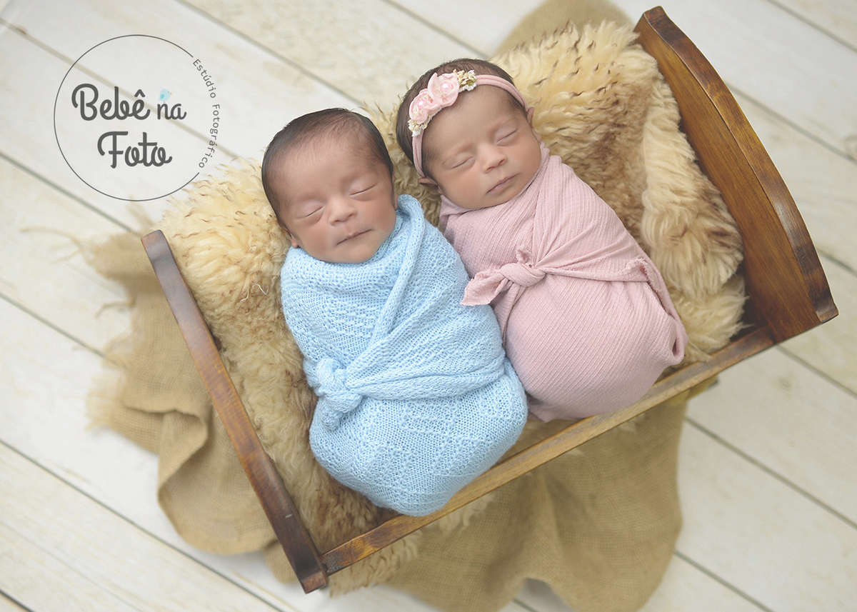 newborn gêmeos