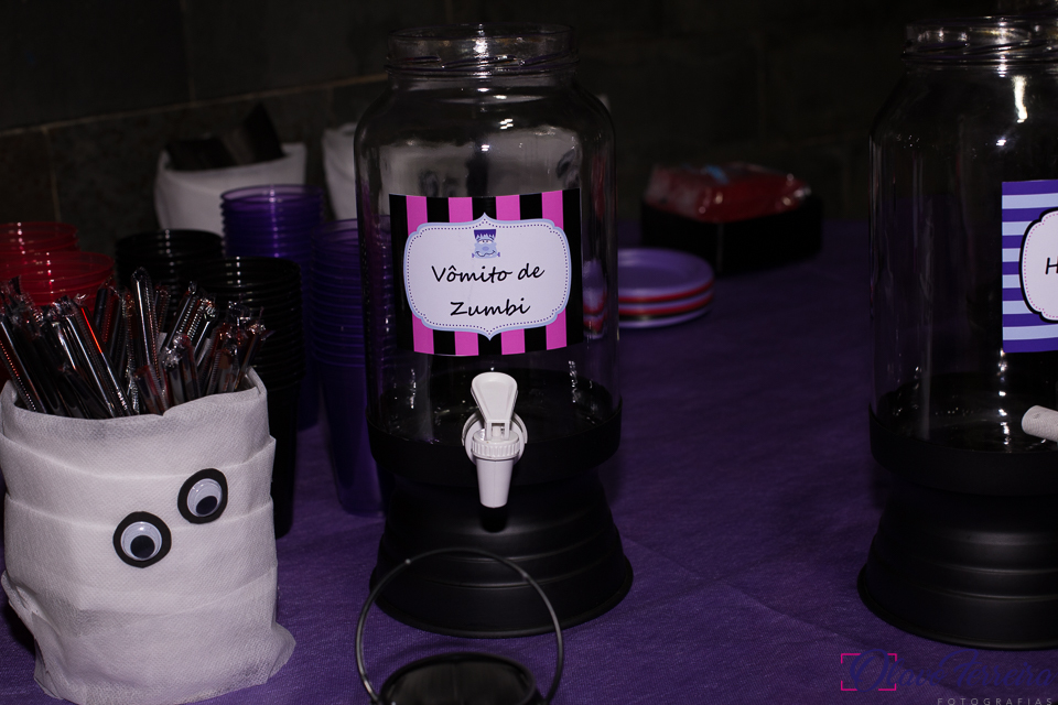 Os sucos da festa de aniversário de Giullia, também seguiram o tema da festa.