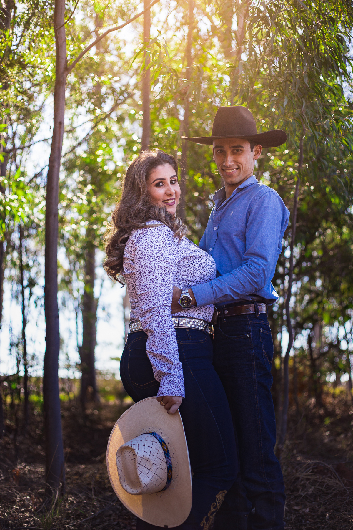Fotografia de Ensaio Pré-casamento (pre-wedding) da Kety e do Marco, realizado em Araraquara SP, no parque Pinheirinho.  Pre Wedding Photography. 