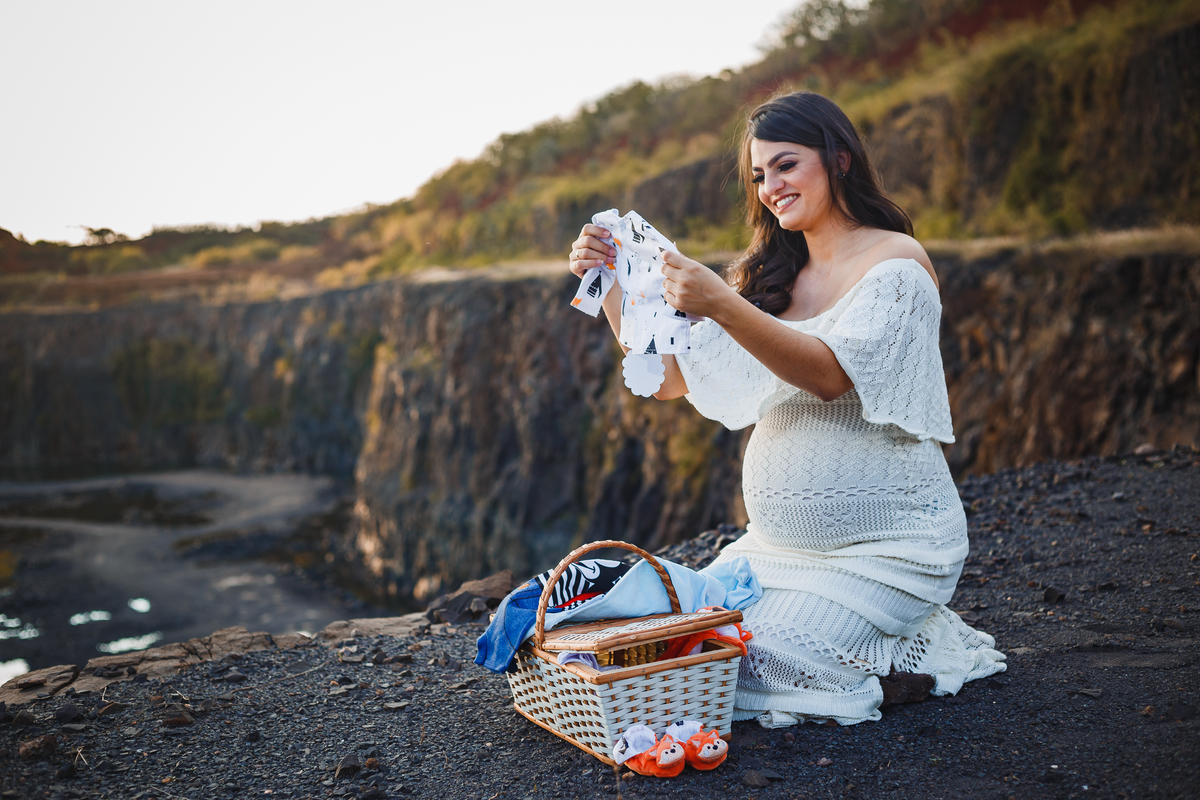 Fotografia de Gestante. Ensaio da Natália, em Araraquara São Paulo, na Pedreira. Pregnant Photography Photo. 