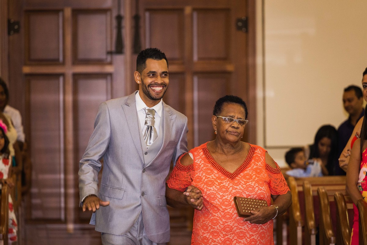 Fotografia de casamento em Ibitinga. Fotografo de casamento em Ibitinga. Noiva. Festa de Casamento. Vestido de Noiva. Maquiagem para casamento. Wedding Photography.
