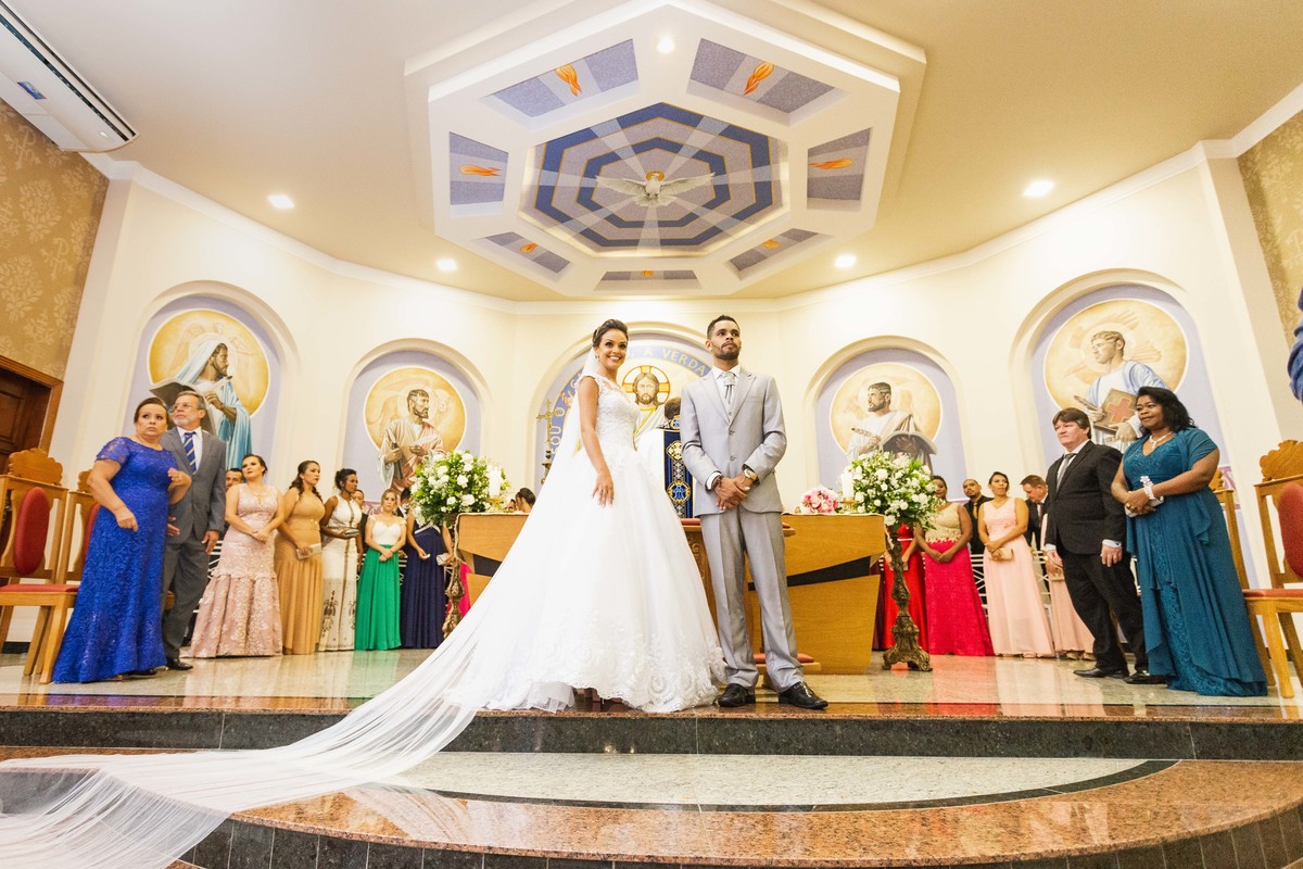 Fotografia de casamento em Ibitinga. Fotografo de casamento em Ibitinga. Noiva. Festa de Casamento. Vestido de Noiva. Maquiagem para casamento. Wedding Photography.