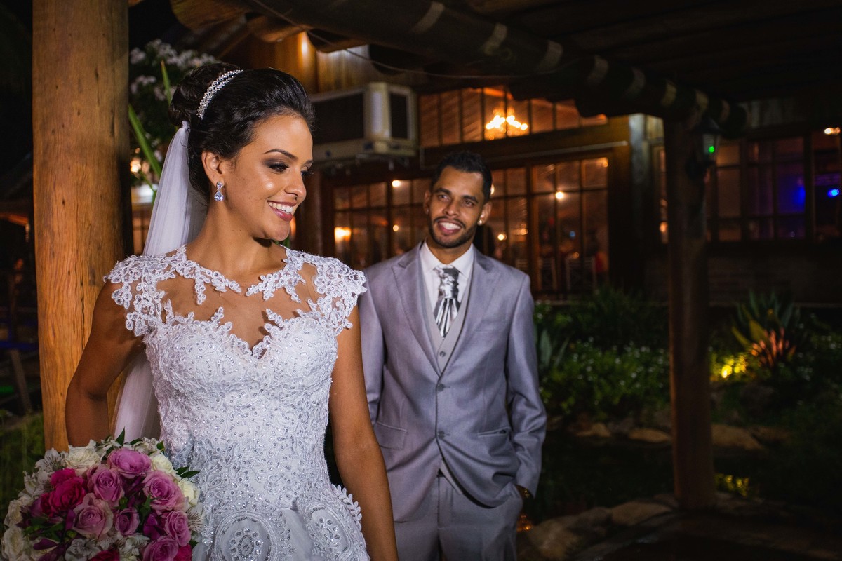 Fotografia de casamento em Ibitinga. Fotografo de casamento em Ibitinga. Noiva. Festa de Casamento. Vestido de Noiva. Maquiagem para casamento. Wedding Photography.
