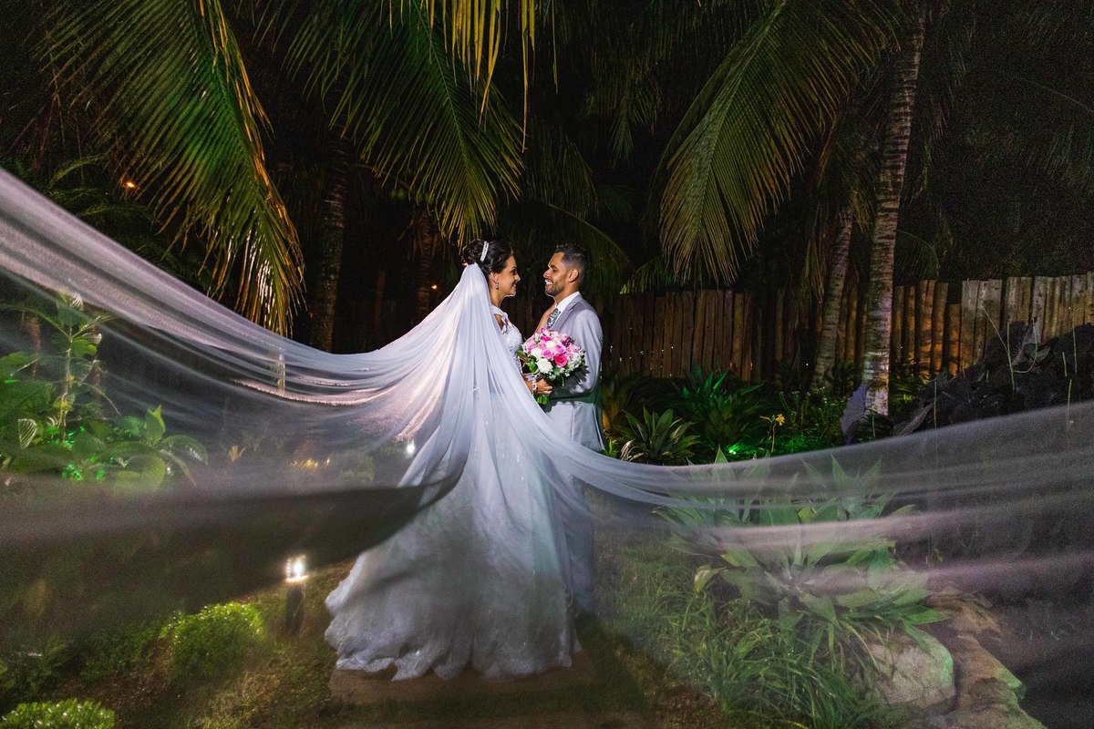 Fotografia de casamento em Ibitinga. Fotografo de casamento em Ibitinga. Noiva. Festa de Casamento. Vestido de Noiva. Maquiagem para casamento. Wedding Photography.