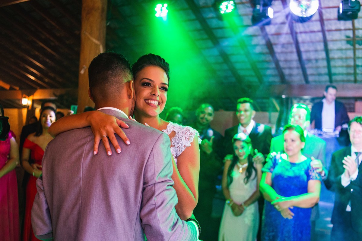 Fotografia de casamento em Ibitinga. Fotografo de casamento em Ibitinga. Noiva. Festa de Casamento. Vestido de Noiva. Maquiagem para casamento. Wedding Photography.