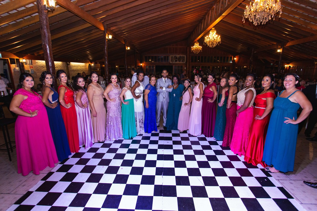 Fotografia de casamento em Ibitinga. Fotografo de casamento em Ibitinga. Noiva. Festa de Casamento. Vestido de Noiva. Maquiagem para casamento. Wedding Photography.