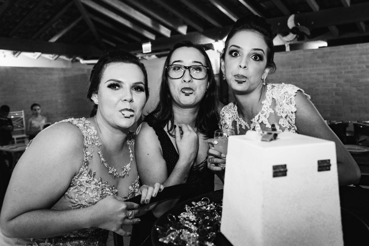 Fotografia de casamento em Ibitinga. Fotografo de casamento em Ibitinga. Noiva. Festa de Casamento. Vestido de Noiva. Maquiagem para casamento. Wedding Photography.