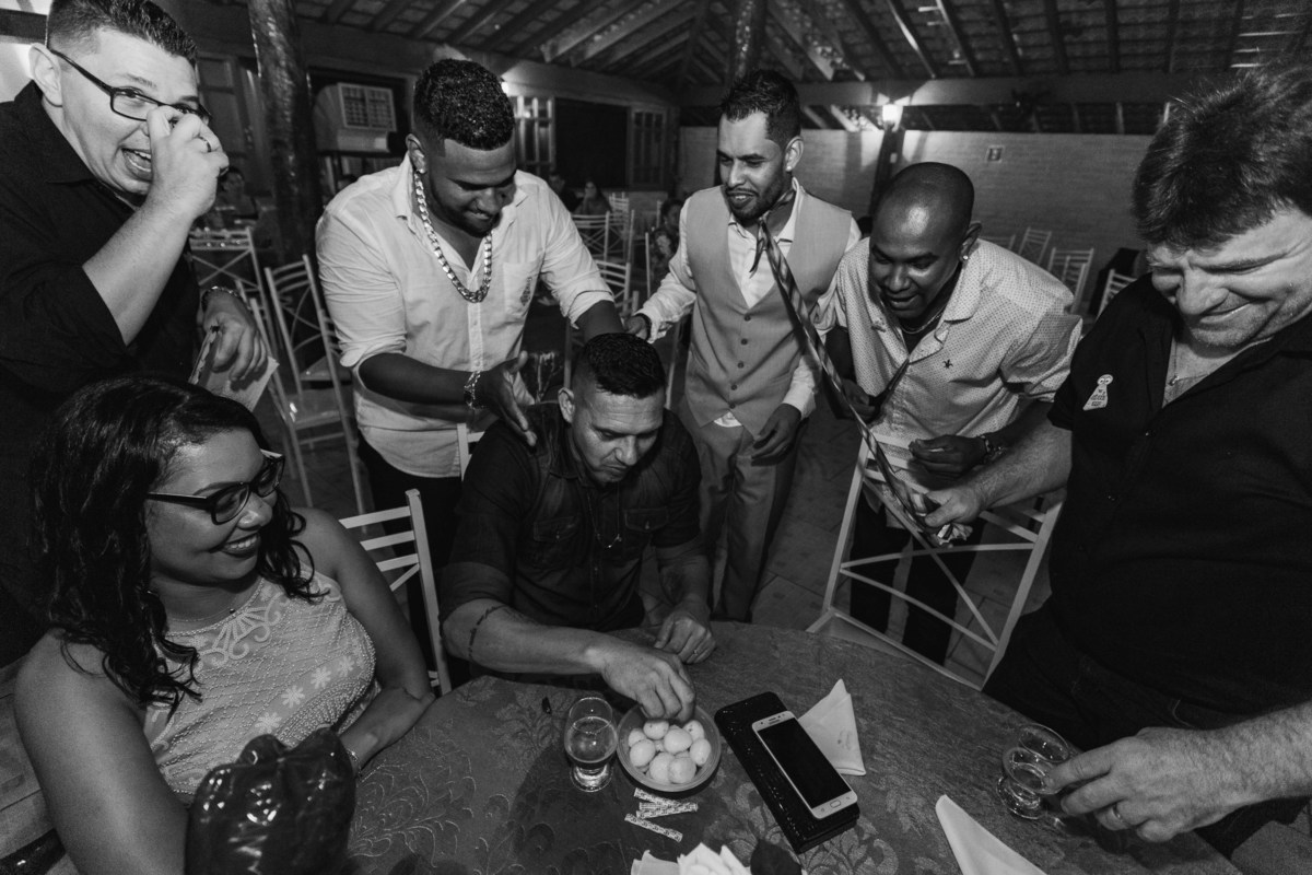 Fotografia de casamento em Ibitinga. Fotografo de casamento em Ibitinga. Noiva. Festa de Casamento. Vestido de Noiva. Maquiagem para casamento. Wedding Photography.