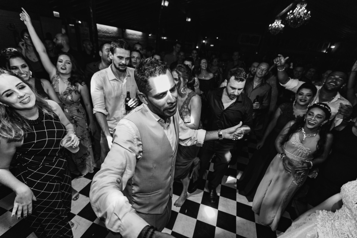 Fotografia de casamento em Ibitinga. Fotografo de casamento em Ibitinga. Noiva. Festa de Casamento. Vestido de Noiva. Maquiagem para casamento. Wedding Photography.