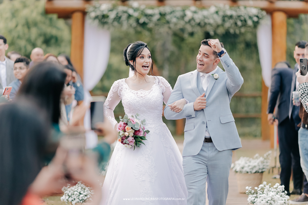 saida-dos-noivos-casamento