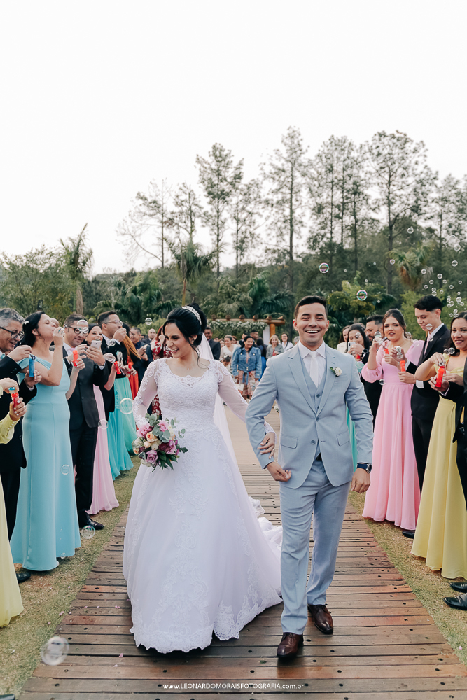 saida-dos-noivos-casamento