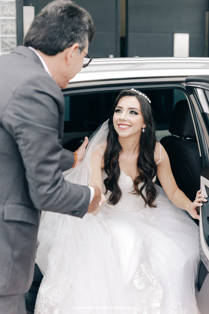 noiva-saindo-do-carro