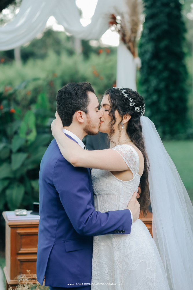 beijo-dos-noivos-casamento