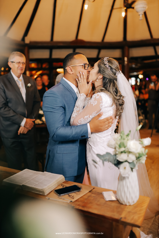 beijo-dos-noivos-casamentos