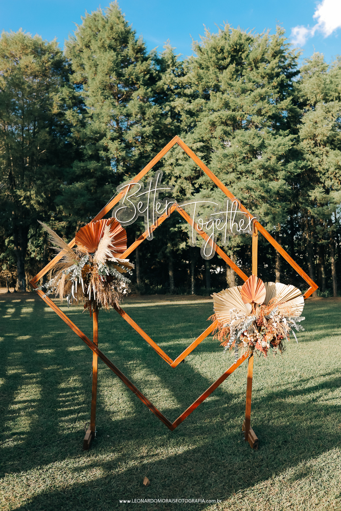 decoração-cerimonia-ao-ar-livre-casamento-chacara-caminho-de-luz