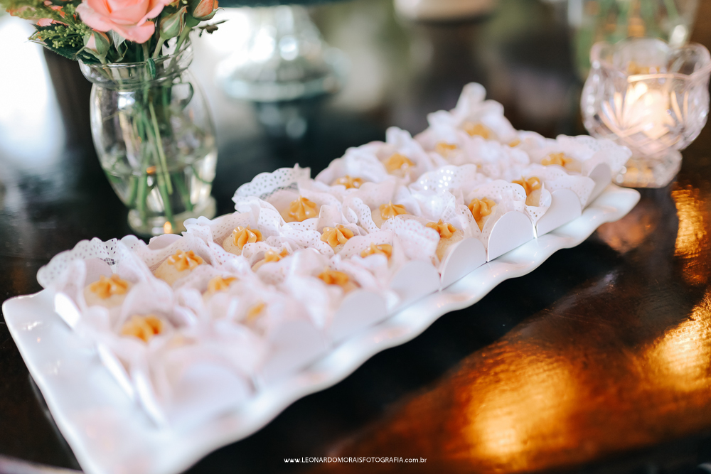 decoração-cerimonia-ao-ar-livre-casamento-chacara-caminho-de-luz