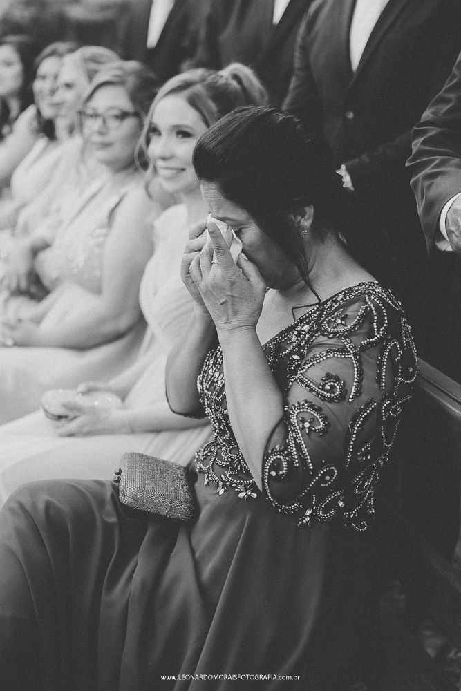 mae-emocionada-casamento