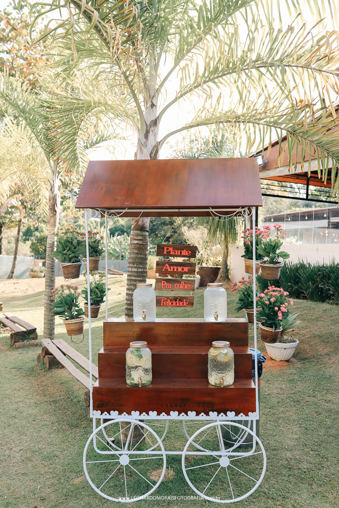 decoração-cerimonia-ao-ar-livre-casamento-chacara-caminho-de-luz