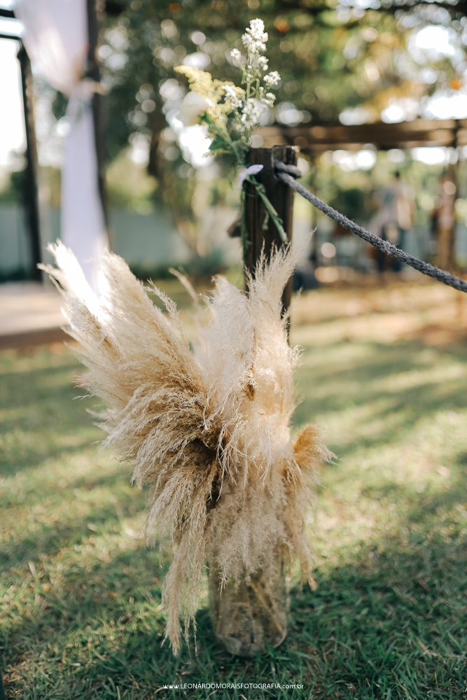 decoração-cerimonia-ao-ar-livre-casamento-chacara-caminho-de-luz