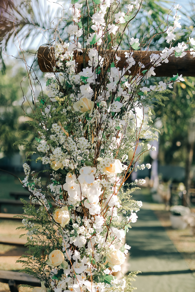 decoração-cerimonia-ao-ar-livre-casamento-chacara-caminho-de-luz