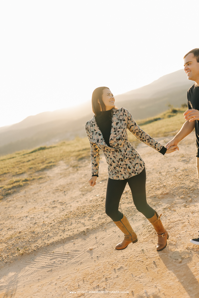 pre-wedding-morro-do-capuava-por-do-sol