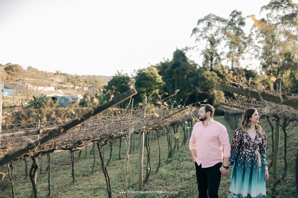ensaio-pre-wedding-romantico-vinho-plantação