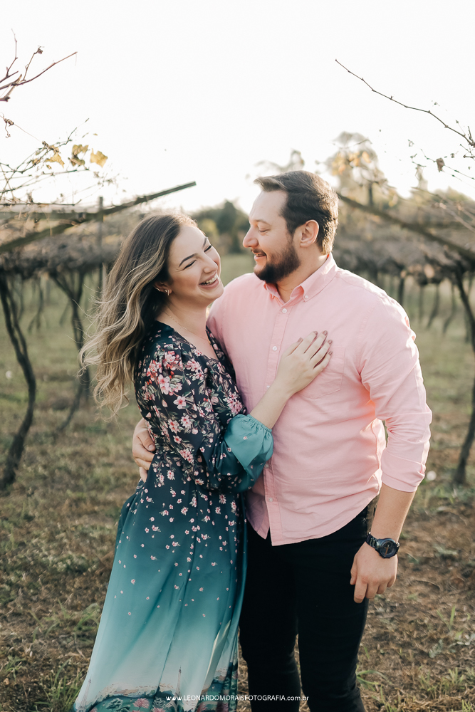 ensaio-pre-wedding-romantico-vinho-plantação