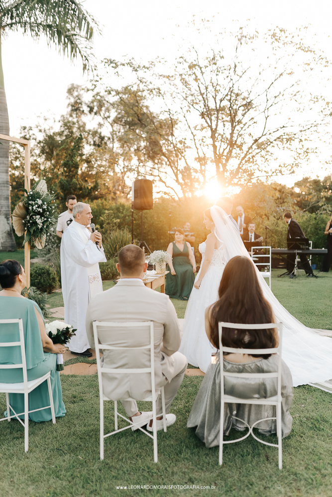 cerimonia-de-casamento-ao-ar-livre-casamento-classico