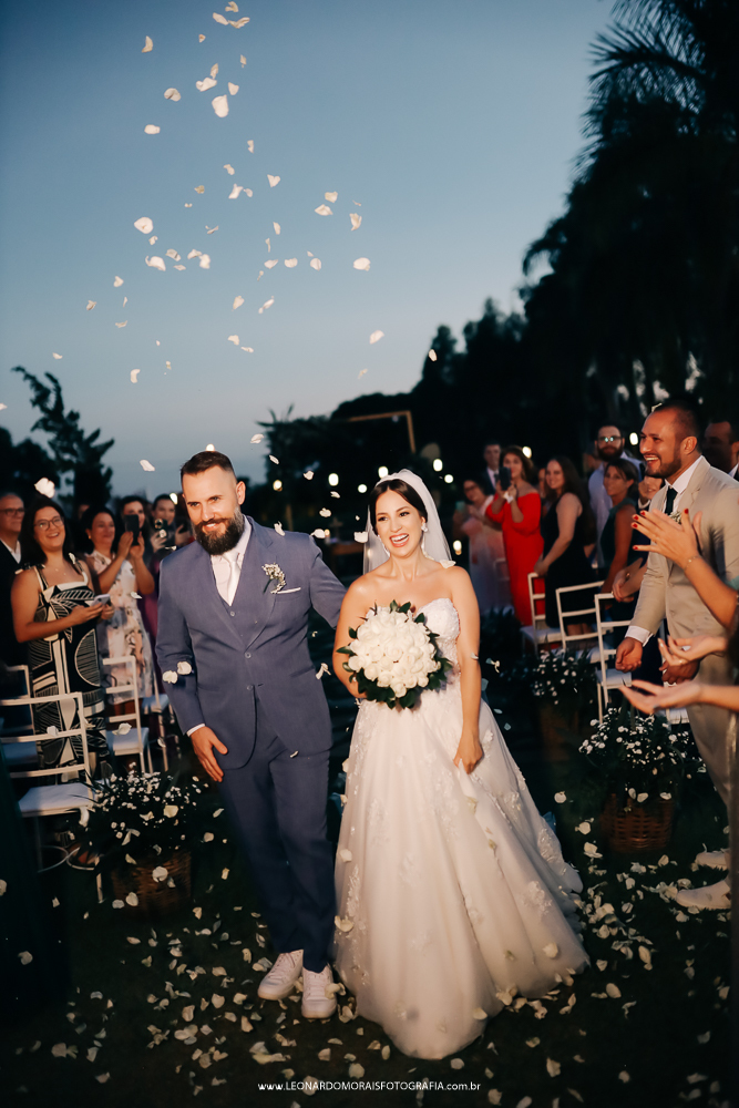 saida-dos-noivos-casamento