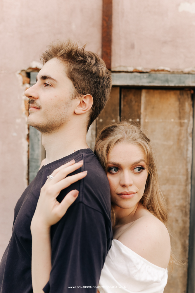 ensaio-prewedding-holambra-campo-cenario-igreja-theo-turismo