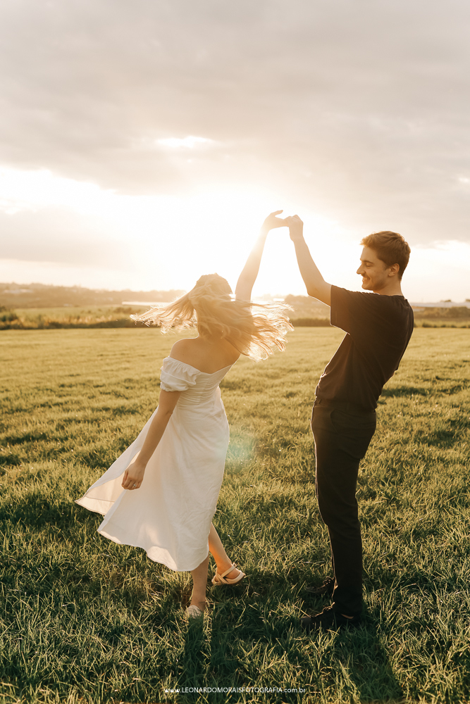 ensaio-prewedding-holambra-campo-por-do-sol