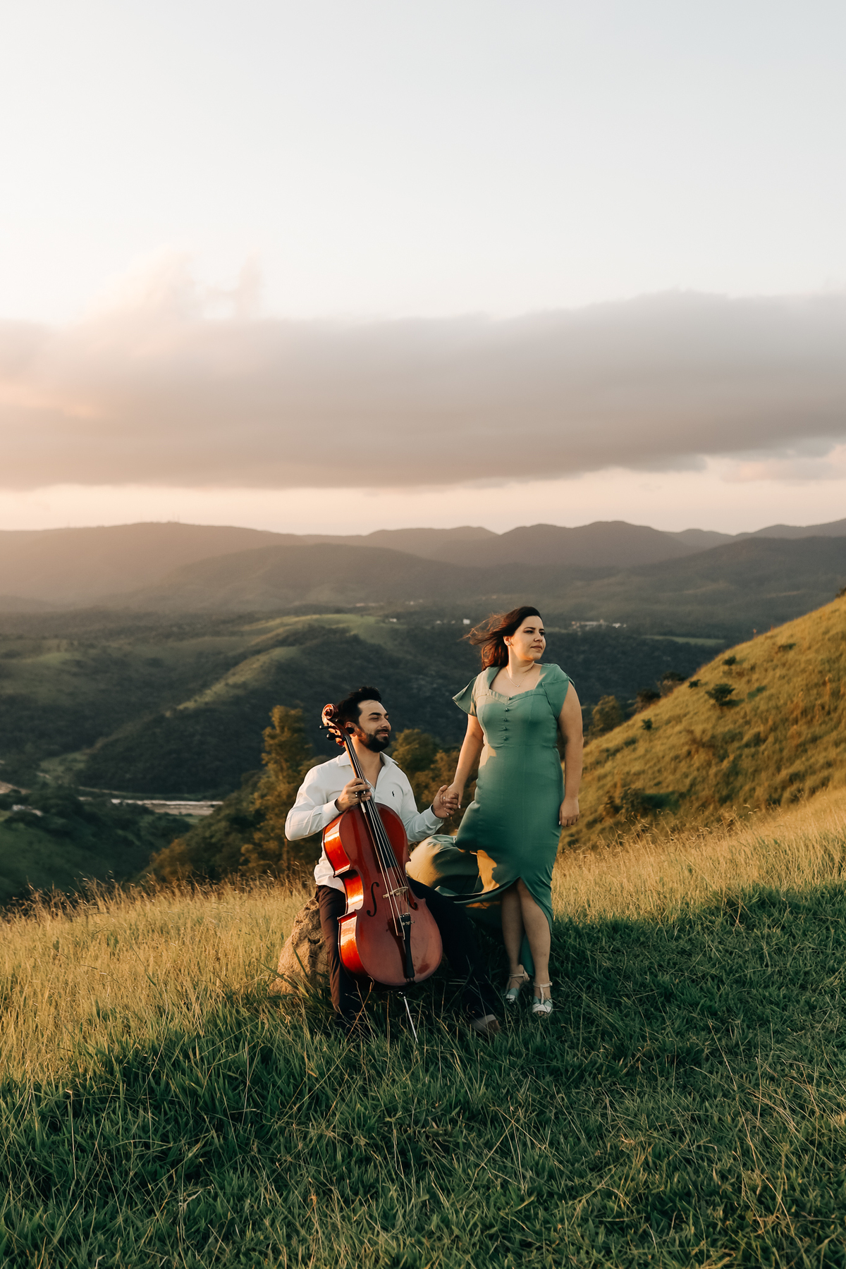 prewedding-morro-do-capuava-por-do-sol-violao-cello