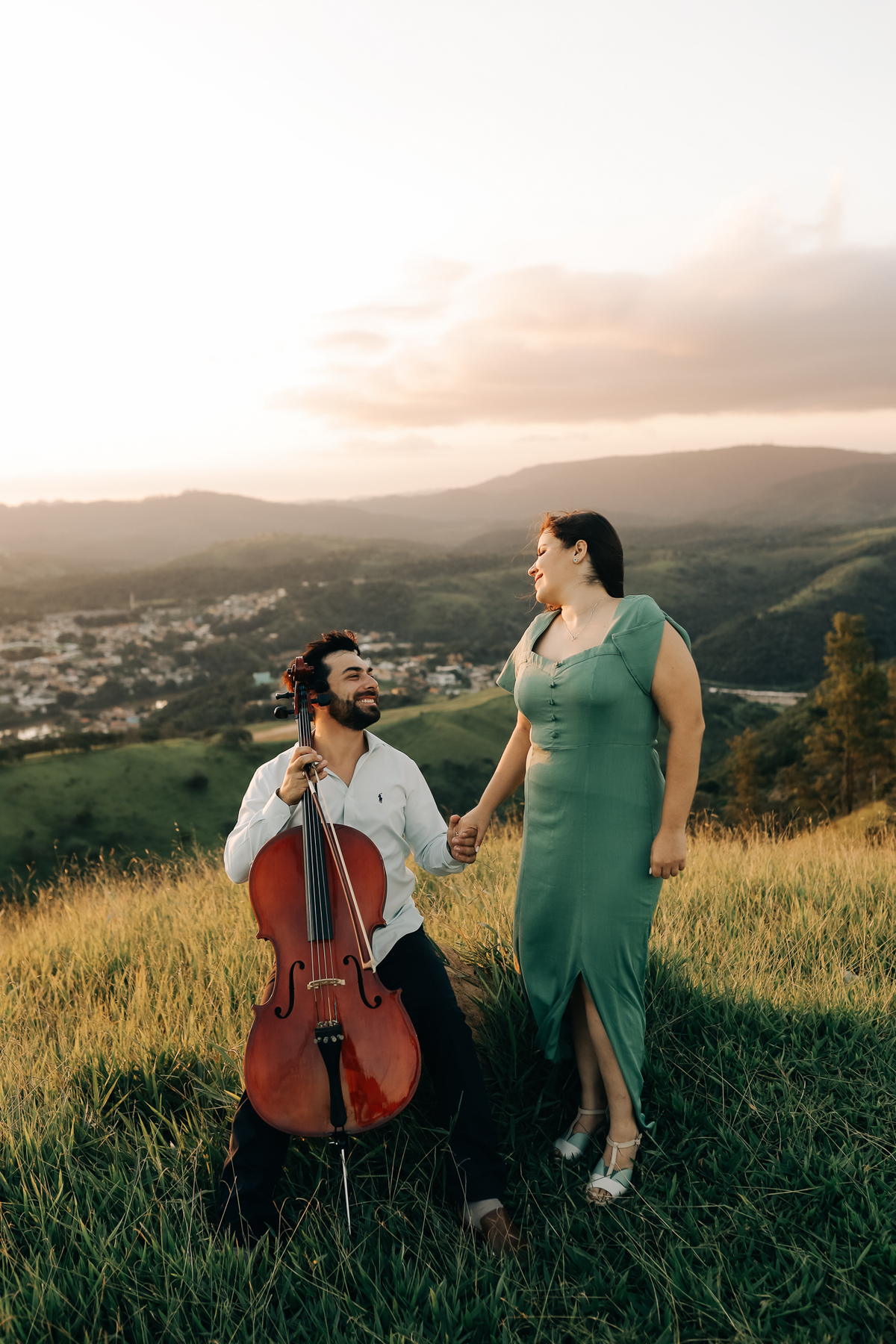 prewedding-morro-do-capuava-por-do-sol-violao-cello