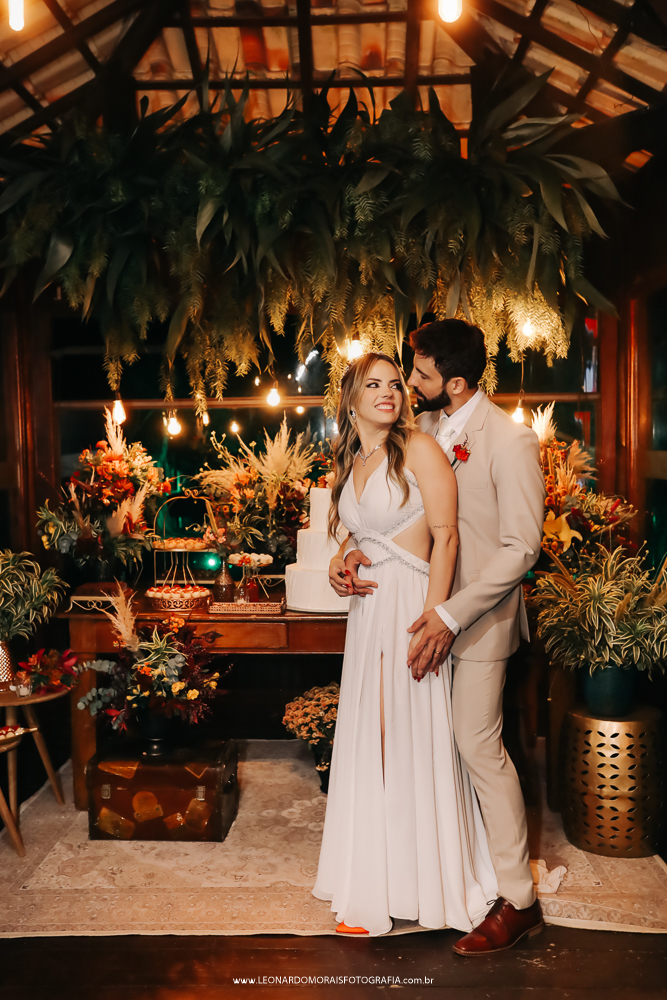 casal-foto-mesa-do-bolo