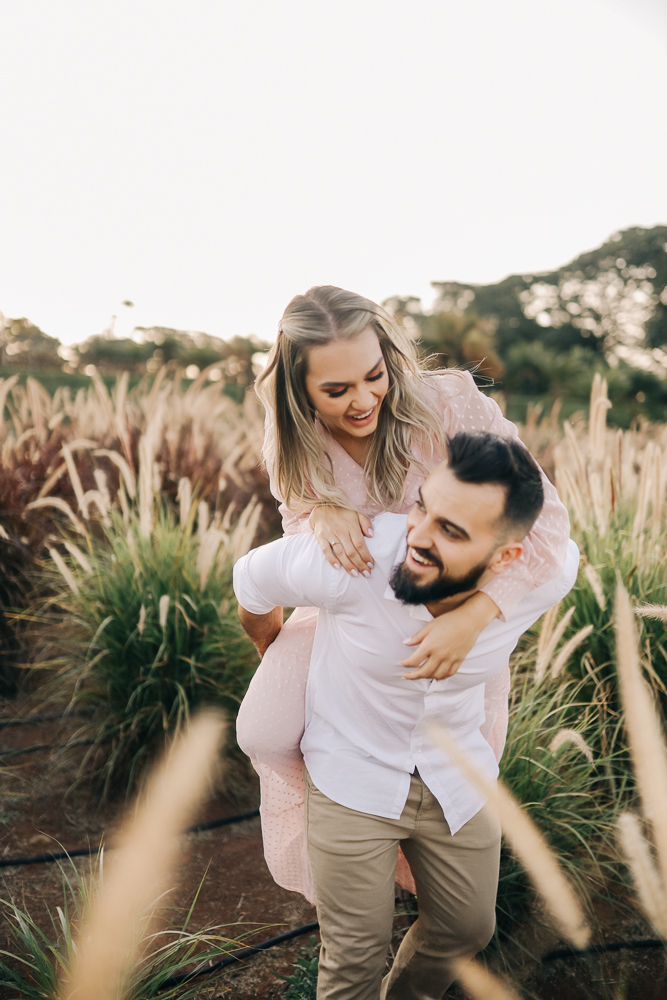 ensaio-prewedding-campo-holambra-por-do-sol