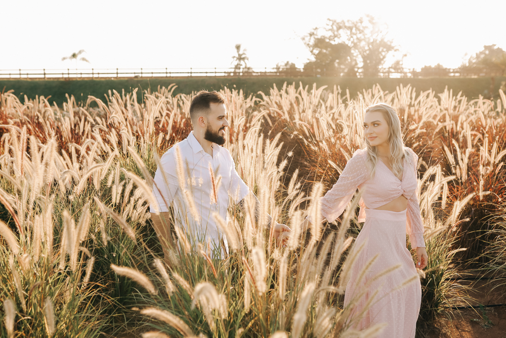 ensaio-prewedding-campo-holambra-por-do-sol