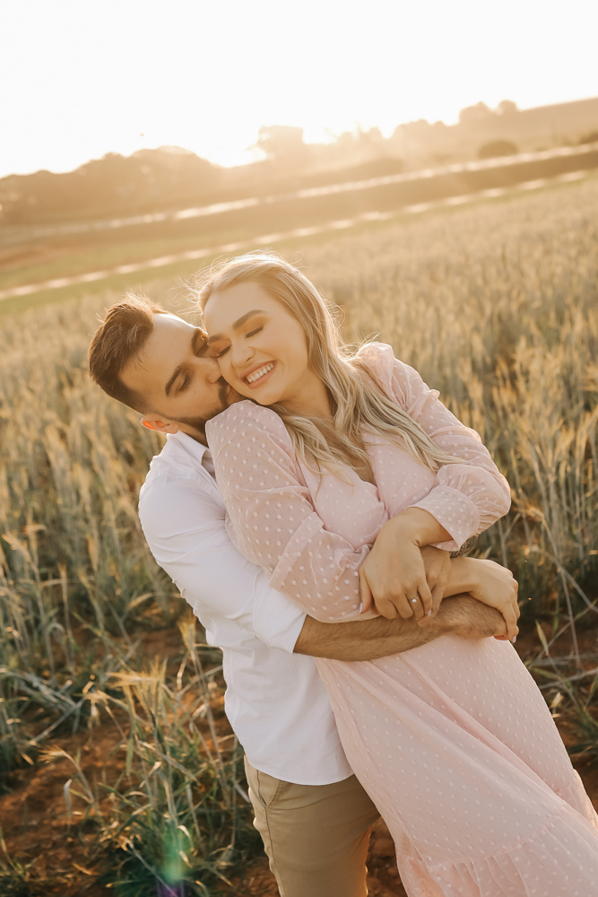 ensaio-prewedding-campo-holambra-por-do-sol