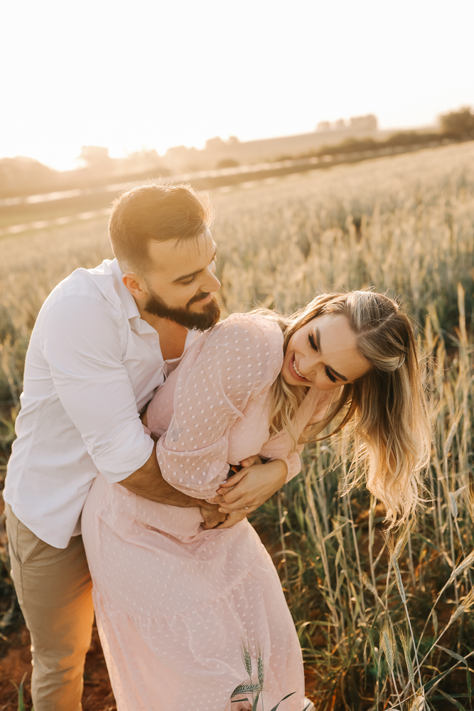 ensaio-prewedding-campo-holambra-por-do-sol