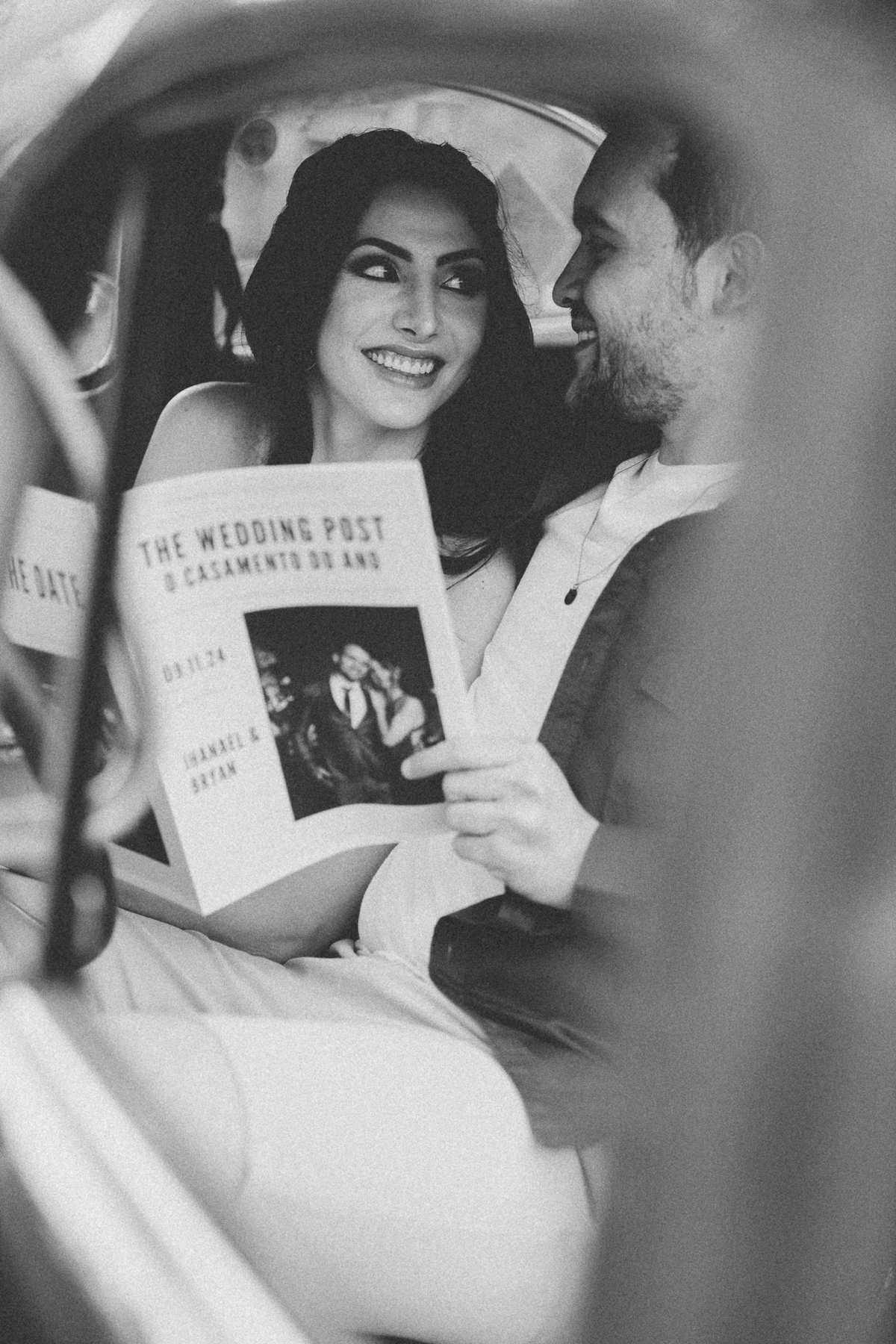 prewedding-fusca-jornal-casal-foto-ensaio