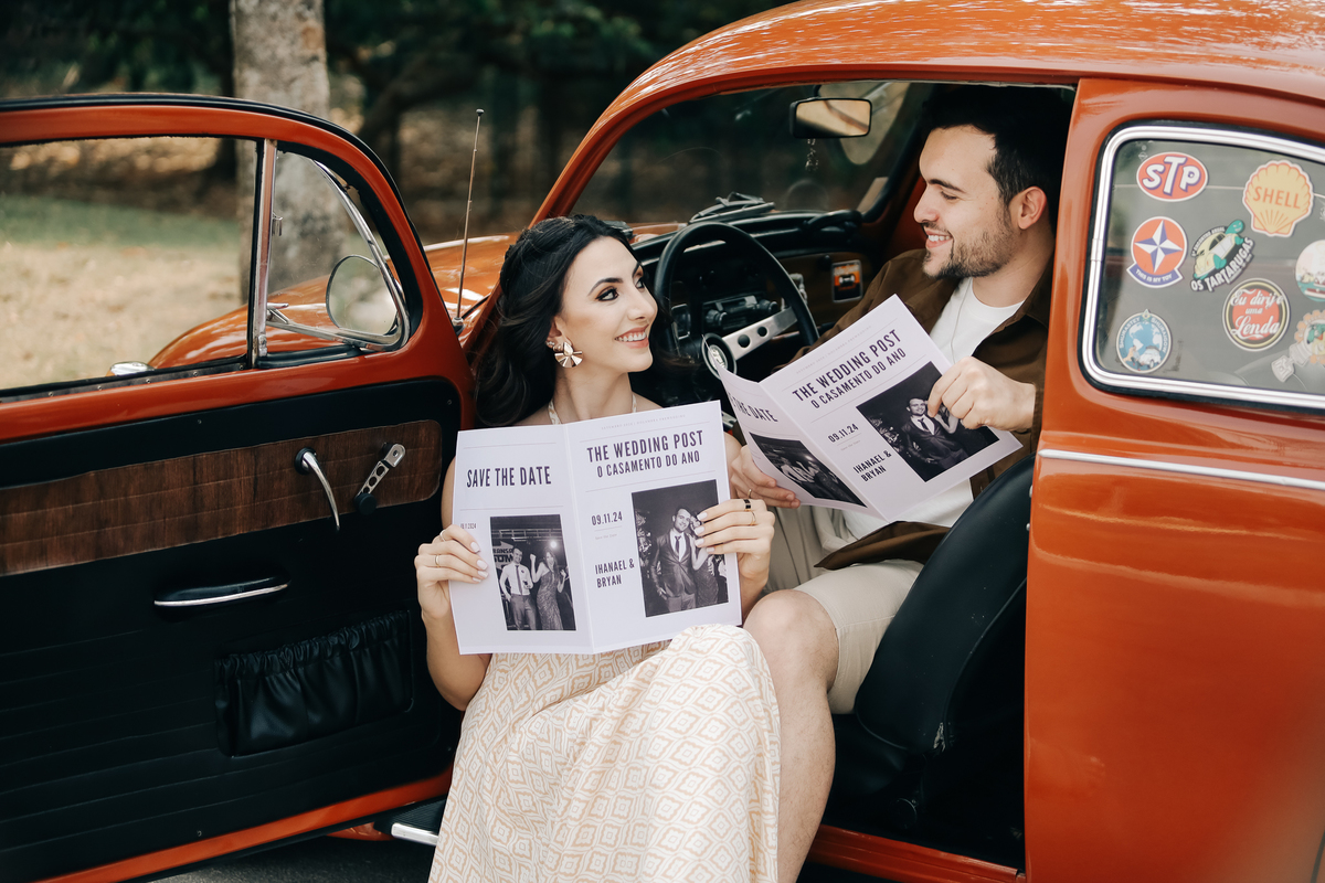 prewedding-fusca-jornal-casal-foto-ensaio